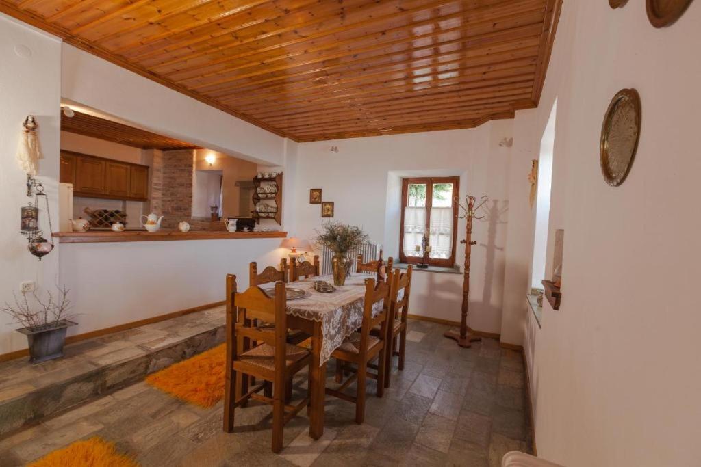 Eremia Rustic House - Entire Villa In Pelion Makrinitsa Bagian luar foto
